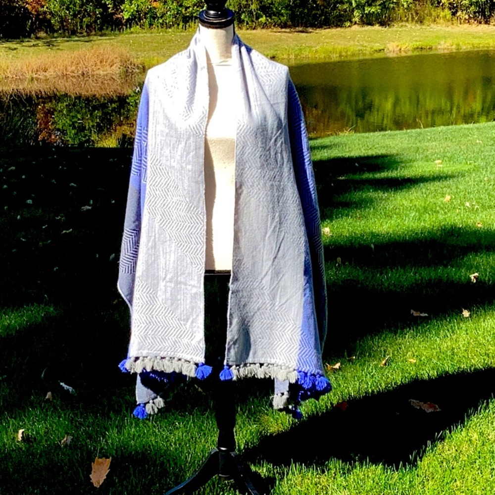 NWOT Vince Camuto Shaw